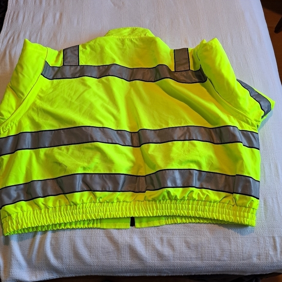 High-Visibility Reflective Jacket - Picture 12 of 12